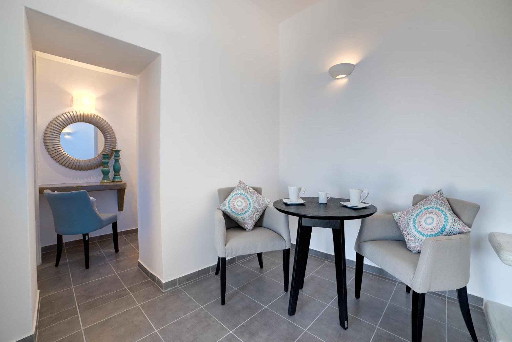 Remvi Suites ฟิรอสเตฟานี ห้อง รูปภาพ